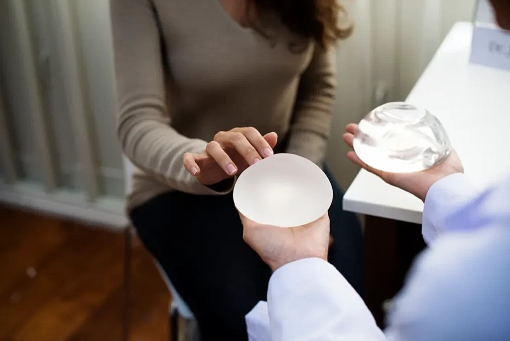 Breast Implant Size Selection: A Comprehensive Guide