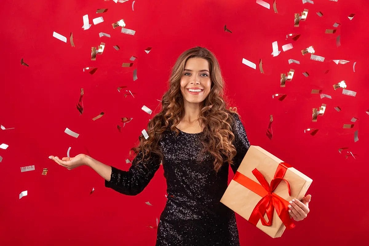 Gift Yourself a New You: Aesthetic Procedures for the Holiday Season